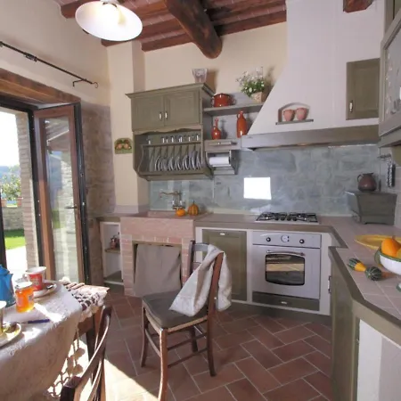 Lovely In With Stunning Views Daire Apecchio